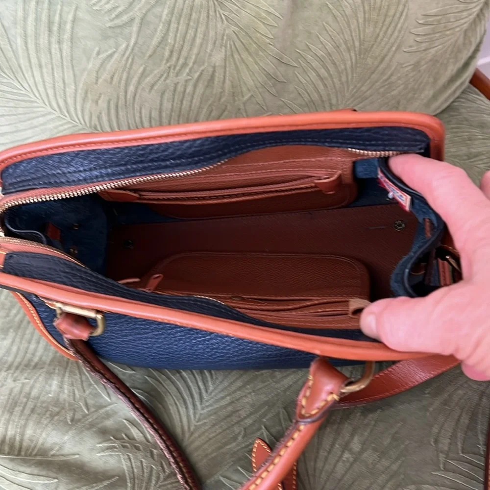 Dooney & Bourke R212 'All Weather' Black-tan Cross-body Zip-top Satchel Handbag